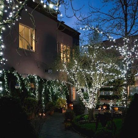 河畔小屋酒店 Ferrybank 外观 照片